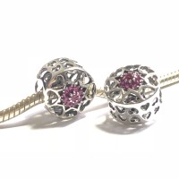 BE-76 Berloque Ciranda dos Corações e Flor Vermelha Zirconias (und)